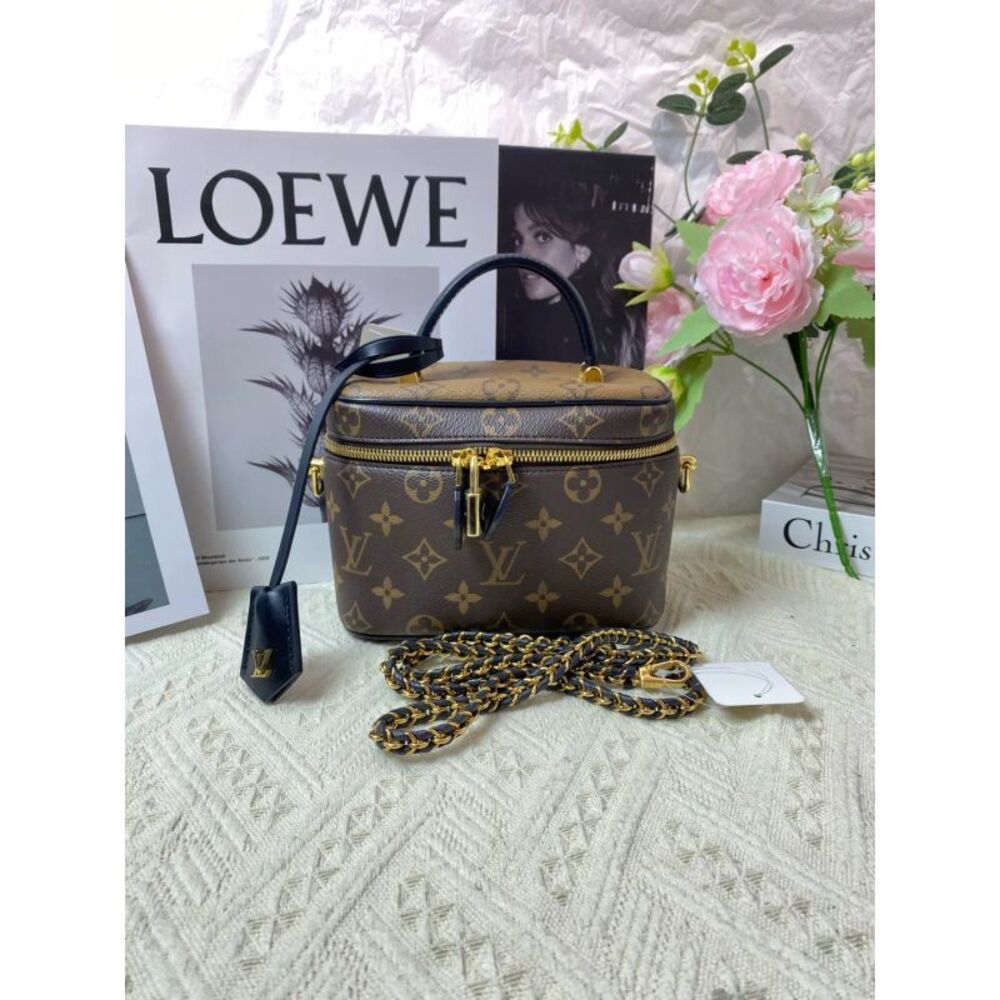 Louis Vuitton Women Pre-Loved Bag Very Good Condition